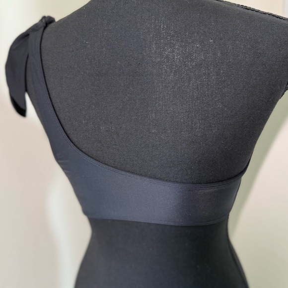 2 Bikini Tops - Black and White Gingham Tops - Abercrombie & Fitch - Picture 16 of 16